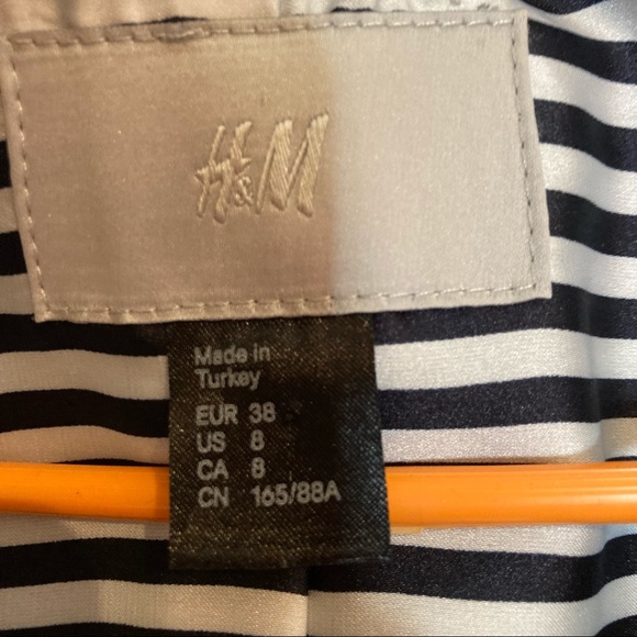 H&M Black Jacket/Blazer Ruffle Accent Sz 8 - Picture 6 of 8